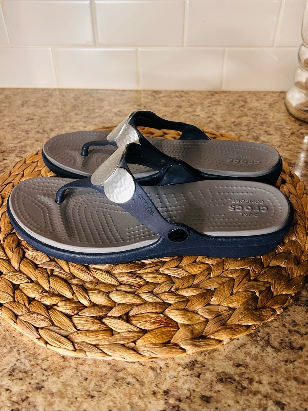 Crocs Sanrah Black Sandals/Flip Flops Low Wedge Hammered Circle Silver Detail - Picture 2 of 8